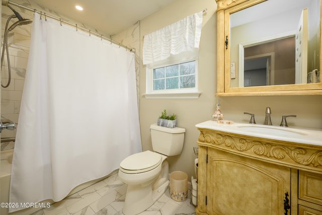 4 Cambridge Drive, Howell, NJ 07731