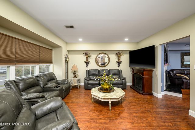 4 Cambridge Drive, Howell, NJ 07731