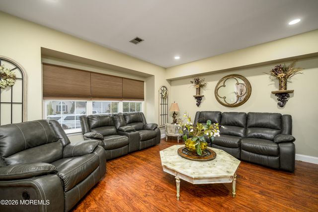 4 Cambridge Drive, Howell, NJ 07731