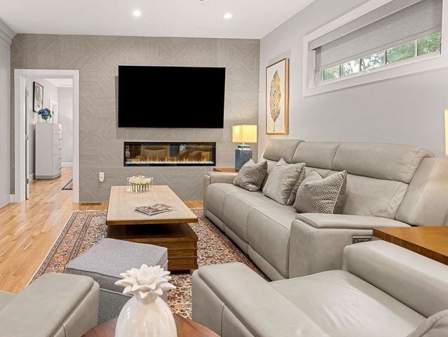 24 Primrose Lane 24, Ipswich, MA 01938