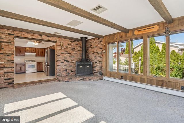 6 DOLPHIN CT, Forked River, NJ 08731