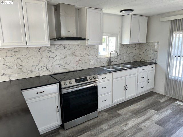 525 S 6TH St 4, Harrisburg, OR 97446