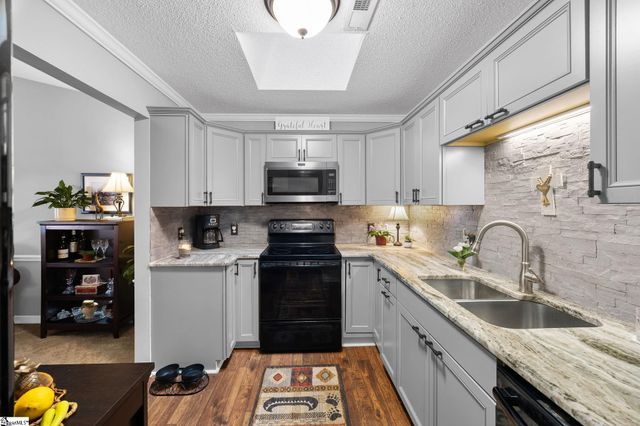 15 Creekside Way, Greenville, SC 29609