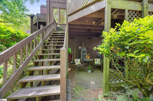 15 Creekside Way, Greenville, SC 29609
