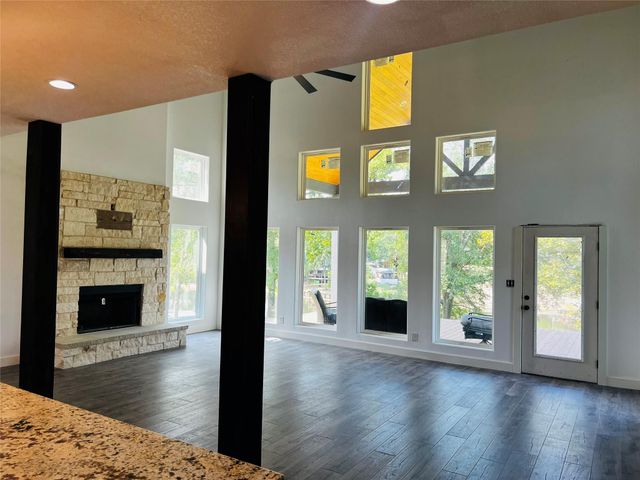 422 Beechwood Loop, Hemphill, TX 75948