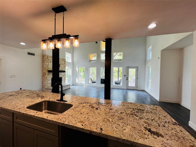 422 Beechwood Loop, Hemphill, TX 75948