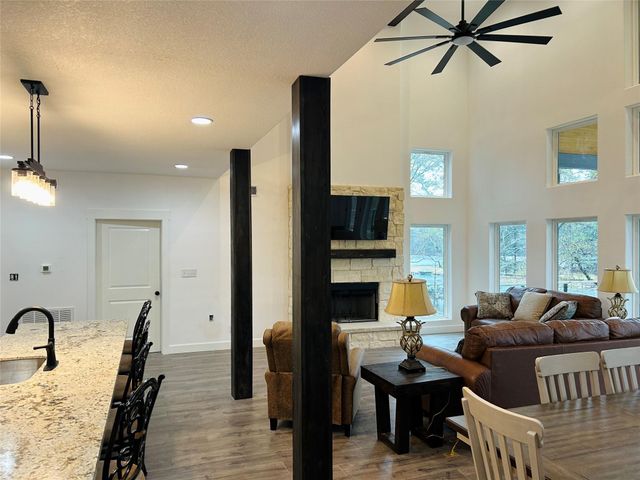 422 Beechwood Loop, Hemphill, TX 75948