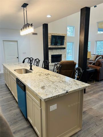 422 Beechwood Loop, Hemphill, TX 75948