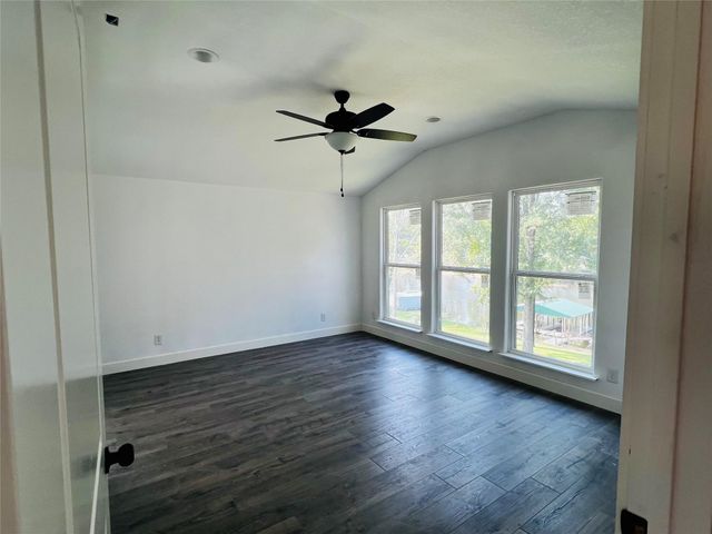 422 Beechwood Loop, Hemphill, TX 75948