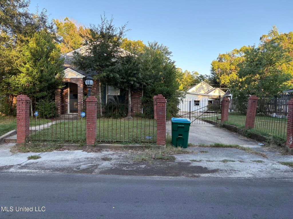 2308 East Avenue, Gulfport, MS 39501