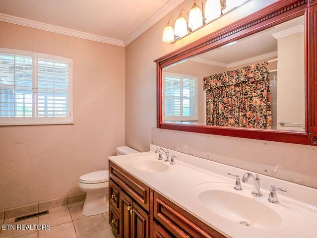 504 N Niota Rd, Englewood, TN 37329