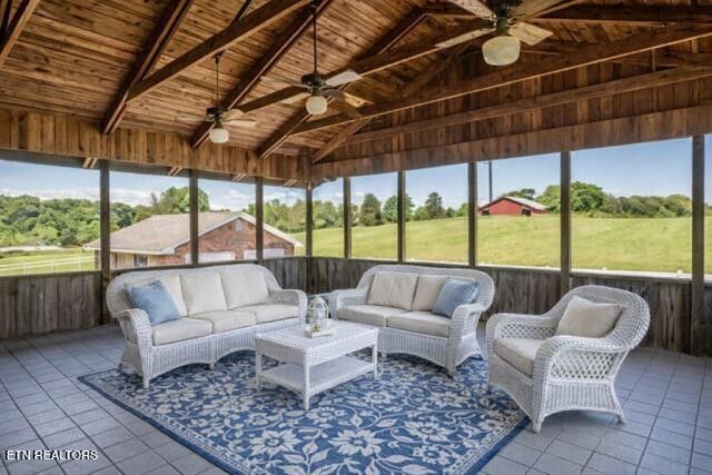 504 N Niota Rd, Englewood, TN 37329