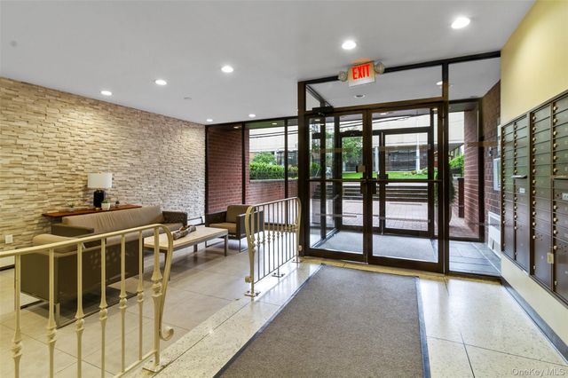 395 Westchester Avenue 3A, Port Chester, NY 10573