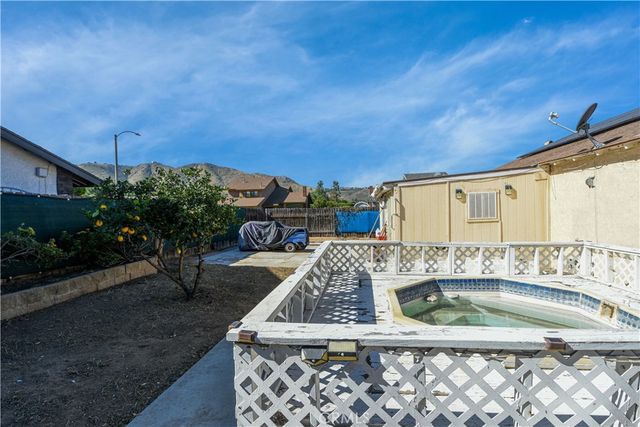 10988 Middleborough, Riverside, CA 92503