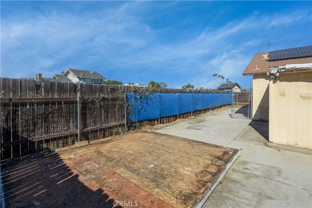 10988 Middleborough, Riverside, CA 92503