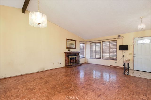 10988 Middleborough, Riverside, CA 92503