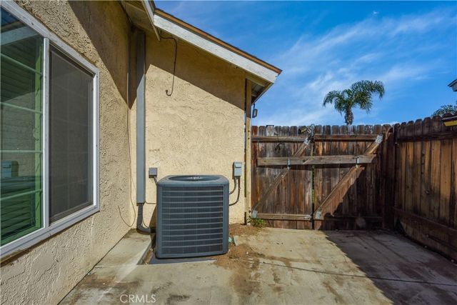 10988 Middleborough, Riverside, CA 92503
