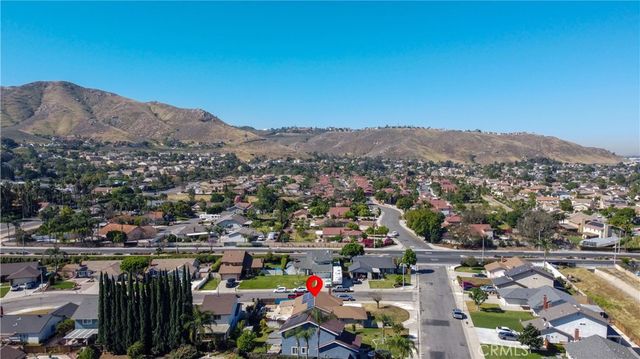 10988 Middleborough, Riverside, CA 92503