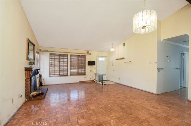 10988 Middleborough, Riverside, CA 92503