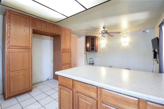 10988 Middleborough, Riverside, CA 92503