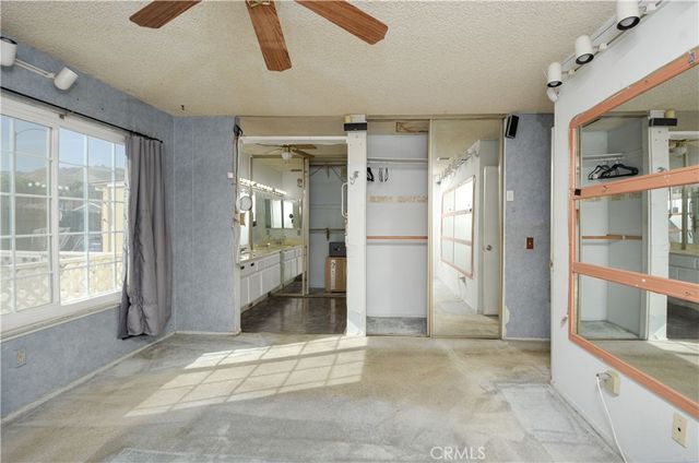 10988 Middleborough, Riverside, CA 92503