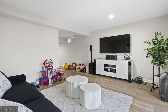 638 BRIDGE ST, Spring City, PA 19475