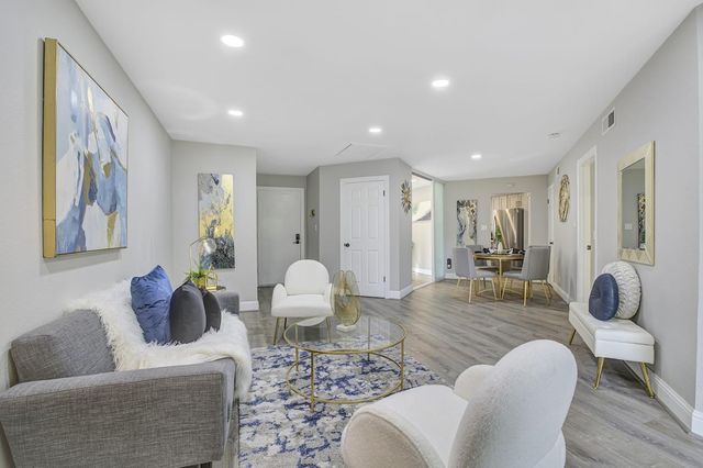 999 W Evelyn Terrace 40, Sunnyvale, CA 94086