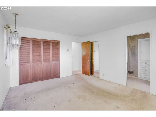 29620 E WOODARD Rd, Troutdale, OR 97060