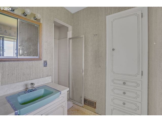 29620 E WOODARD Rd, Troutdale, OR 97060