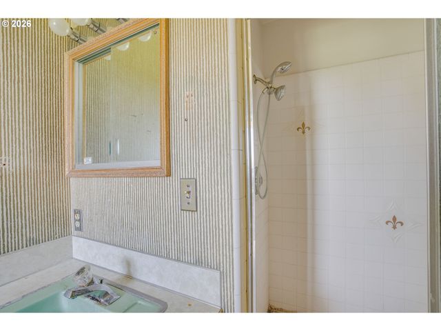 29620 E WOODARD Rd, Troutdale, OR 97060