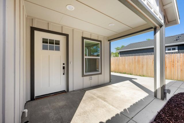 126 Birch St, Roseville, CA 95678