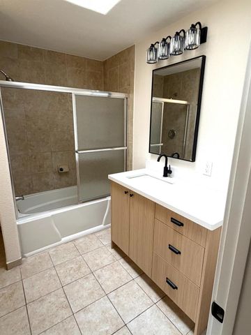 126 Birch St, Roseville, CA 95678