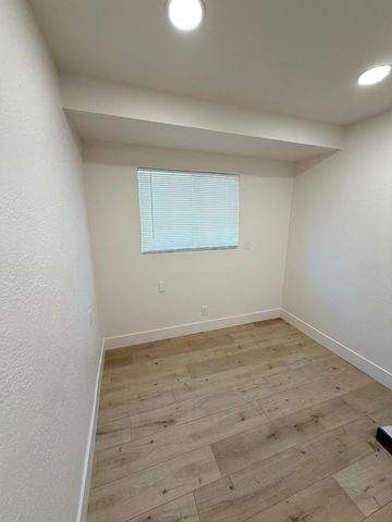 126 Birch St, Roseville, CA 95678