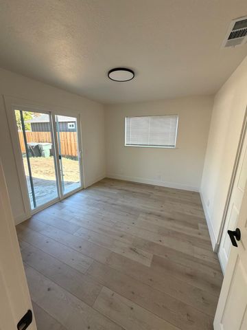 126 Birch St, Roseville, CA 95678