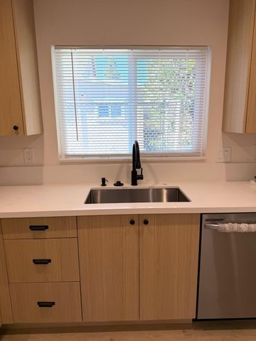 126 Birch St, Roseville, CA 95678