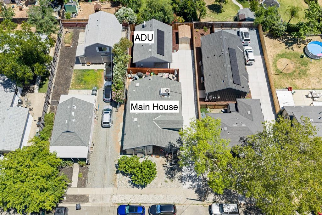 126 Birch St, Roseville, CA 95678