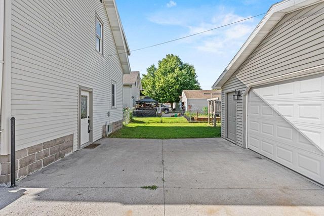 1406 WALNUT STREET, Oshkosh, WI 54901