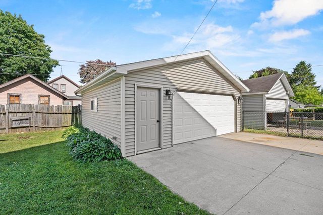 1406 WALNUT STREET, Oshkosh, WI 54901