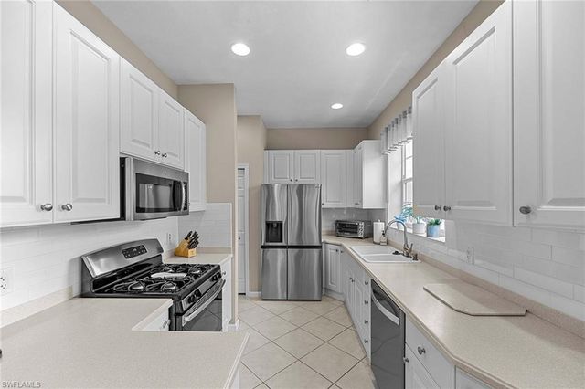 3975 Deer Crossing CT 201, Naples, FL 34114