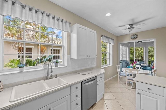 3975 Deer Crossing CT 201, Naples, FL 34114