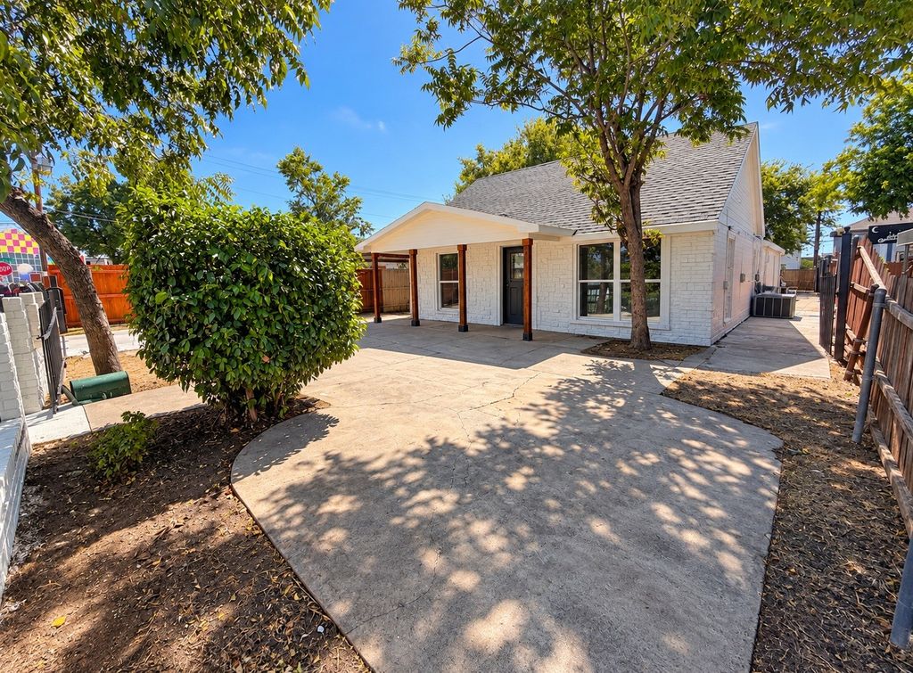 2940 Livingston Avenue, Fort Worth, TX 76110 — photo 4