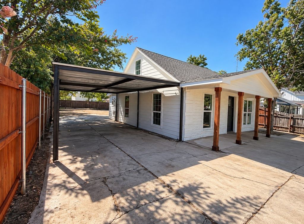 2940 Livingston Avenue, Fort Worth, TX 76110 — photo 5