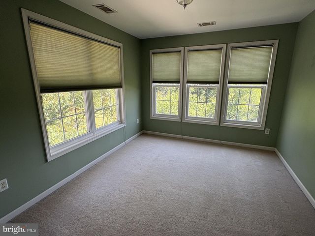 10325 LANTERN LN, Hagerstown, MD 21740