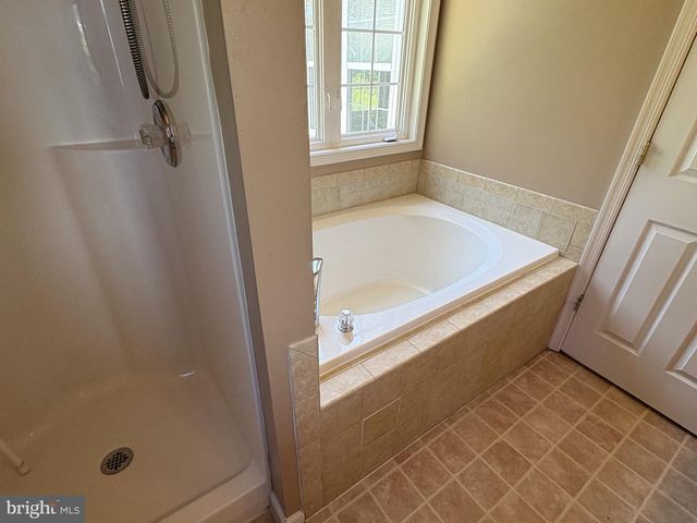 10325 LANTERN LN, Hagerstown, MD 21740