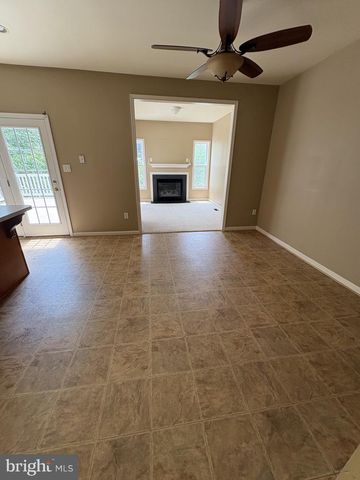 10325 LANTERN LN, Hagerstown, MD 21740