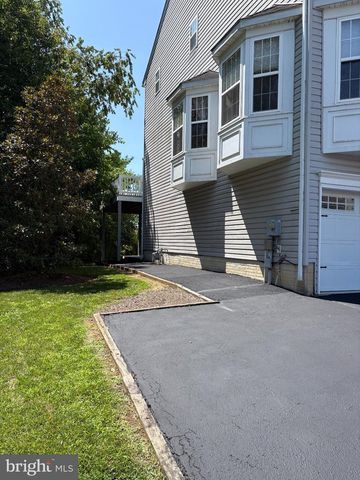 10325 LANTERN LN, Hagerstown, MD 21740