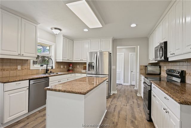 7444 Edge Cutoff Road, Bryan, TX 77808