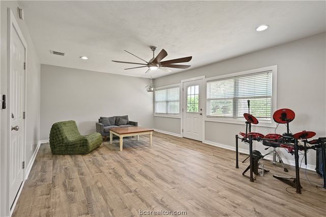 7444 Edge Cutoff Road, Bryan, TX 77808