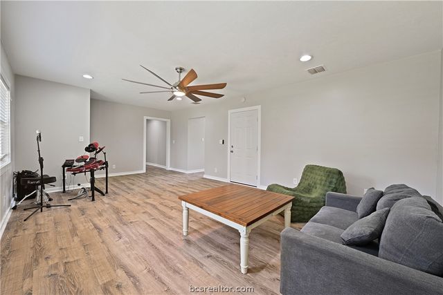 7444 Edge Cutoff Road, Bryan, TX 77808