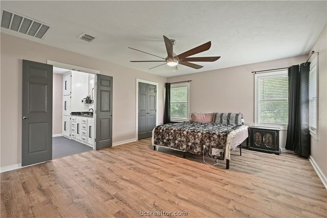 7444 Edge Cutoff Road, Bryan, TX 77808